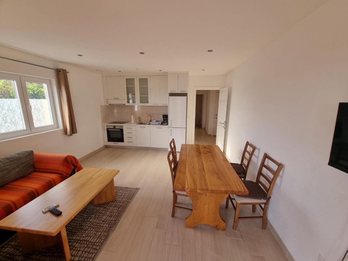 Apartment Furulund มาคาร์สกา ภายนอก รูปภาพ
